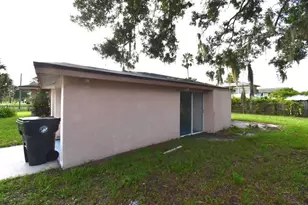 204 Shore Dr W, Oldsmar, FL 34677 - Photo 15