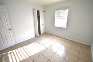 204 Shore Dr W, Oldsmar, FL 34677 - Photo 11