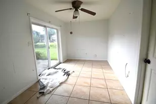 204 Shore Dr W, Oldsmar, FL 34677 - Photo 7