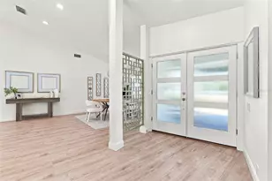 5921 Seabird Dr S, Gulfport, FL 33707 - Photo 5