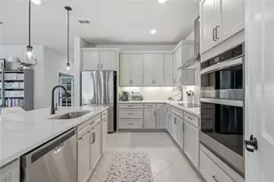 4678 Dover Bluff Ct, Valrico, FL 33594 - Photo 17