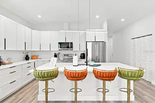 4390 44th St N, Saint Petersburg, FL 33714 - Photo 3