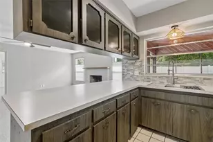 507 Rollingview Dr, Temple Terrace, FL 33617 - Photo 13