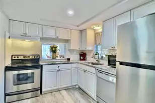 8651 10th St N, Saint Petersburg, FL 33702 - Photo 5