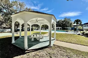 8651 10th St N, Saint Petersburg, FL 33702 - Photo 13