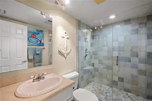 9525 Blind Pass Rd, Saint Petersburg, FL 33706 - Photo 17
