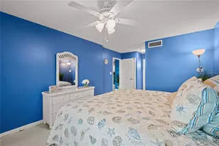 9525 Blind Pass Rd, Saint Petersburg, FL 33706 - Photo 23