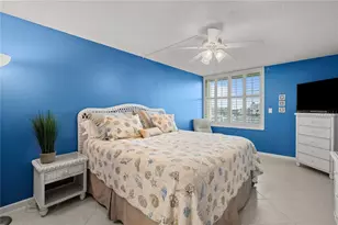 9525 Blind Pass Rd, Saint Petersburg, FL 33706 - Photo 21