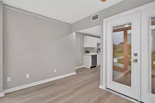 4885 1st St NE, Saint Petersburg, FL 33703 - Photo 11