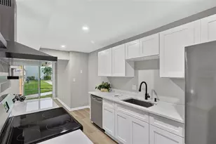 4885 1st St NE, Saint Petersburg, FL 33703 - Photo 7