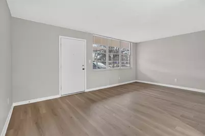 4885 1st Street NE #109, Saint Petersburg, FL 33703 - Photo 3