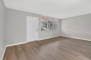 4885 1st St NE, Saint Petersburg, FL 33703 - Photo 3