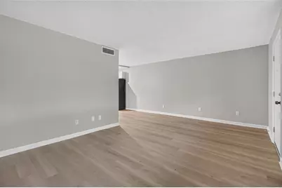 4885 1st Street NE #109, Saint Petersburg, FL 33703 - Photo 5