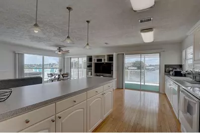 9914 Alavista Drive, Gibsonton, FL 33534 - Photo 9