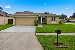 1210 Blufield Ave, Brandon, FL 33511 - Photo 5