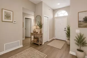 28427 Sunvale Pl, Wesley Chapel, FL 33543 - Photo 3