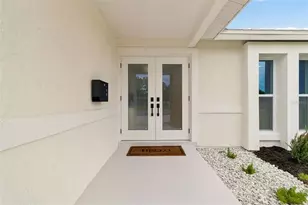 1137 54th Ave S, Saint Petersburg, FL 33705 - Photo 3