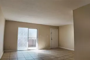 8512 Oleander Flower Ln, Tampa, FL 33614 - Photo 9