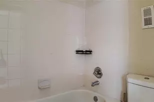 8512 Oleander Flower Ln, Tampa, FL 33614 - Photo 19