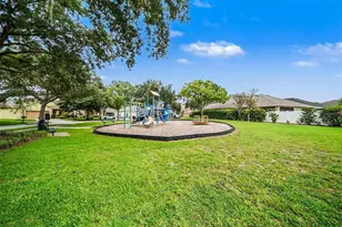 2722 Winglewood Cir, Lutz, FL 33558 - Photo 21