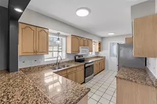 7002 Applewood Ct, Tampa, FL 33615 - Photo 13