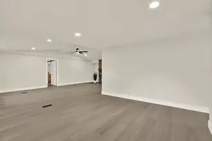 5801 Myrtle Ln, Tampa, FL 33625 - Photo 9