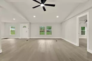 5801 Myrtle Ln, Tampa, FL 33625 - Photo 7