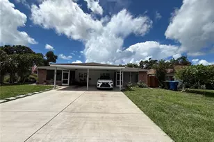 674 Heritage Ln, Largo, FL 33770 - Photo 1