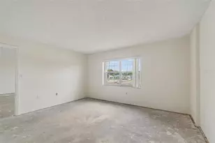 1900 68th St N, Saint Petersburg, FL 33710 - Photo 23