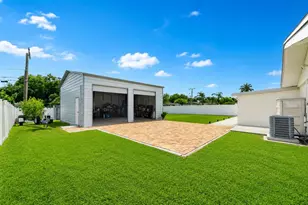 2711 27th Ave Dr W, Bradenton, FL 34205 - Photo 33