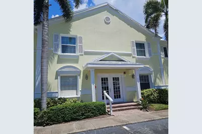 4728 Beach Drive SE #B, Saint Petersburg, FL 33705 - Photo 1