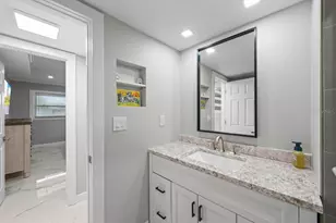 6061 2nd St E, Saint Petersburg, FL 33706 - Photo 23
