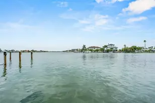 6061 2nd St E, Saint Petersburg, FL 33706 - Photo 25