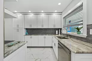 6061 2nd St E, Saint Petersburg, FL 33706 - Photo 5