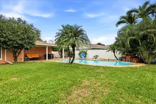 8805 Kenwood Rd, Seminole, FL 33777 - Photo 35