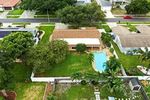 8805 Kenwood Rd, Seminole, FL 33777 - Photo 41