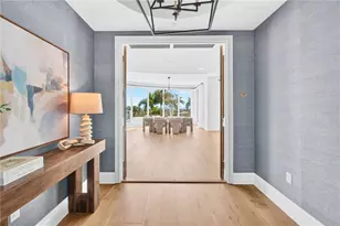 180 Beach Dr NE, Saint Petersburg, FL 33701 - Photo 3