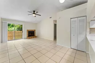 918 Otto Villa Pl, Tampa, FL 33612 - Photo 5
