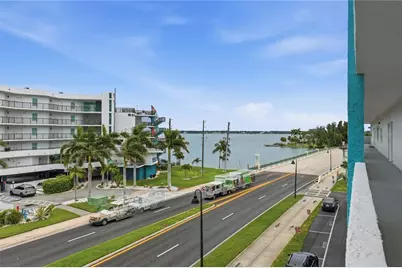 285 107th Avenue #405, Saint Petersburg, FL 33706 - Photo 3