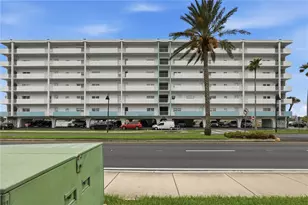 285 107th Ave, Saint Petersburg, FL 33706 - Photo 1