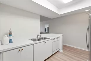 285 107th Ave, Saint Petersburg, FL 33706 - Photo 9