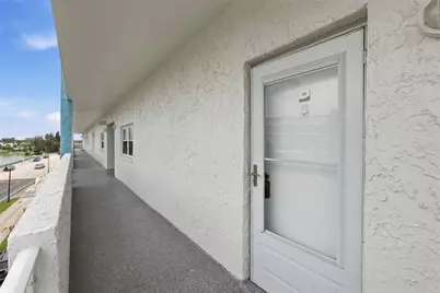 285 107th Avenue #405, Saint Petersburg, FL 33706 - Photo 5