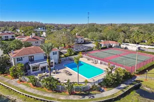 10387 Carrollwood Ln, Tampa, FL 33618 - Photo 47