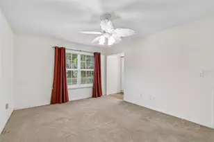 10387 Carrollwood Ln, Tampa, FL 33618 - Photo 19