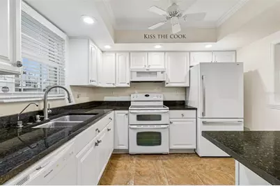 10387 Carrollwood Lane #303, Tampa, FL 33618 - Photo 3