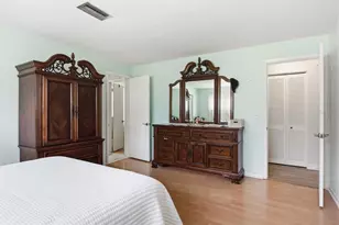 920 Lake Forest Rd, Clearwater, FL 33765 - Photo 23