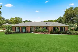 920 Lake Forest Rd, Clearwater, FL 33765 - Photo 1