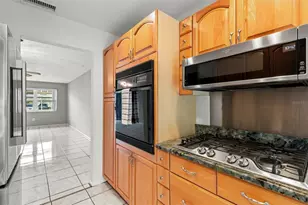 5990 Terrace Park Dr N, Saint Petersburg, FL 33709 - Photo 11