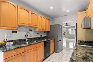 5990 Terrace Park Dr N, Saint Petersburg, FL 33709 - Photo 9