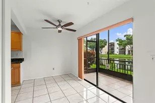 5990 Terrace Park Dr N, Saint Petersburg, FL 33709 - Photo 13